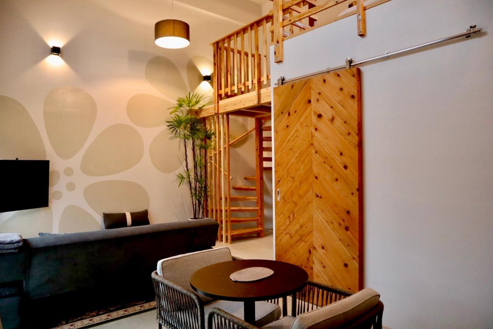 Hotel Little Swiss House Motobu Exterior foto
